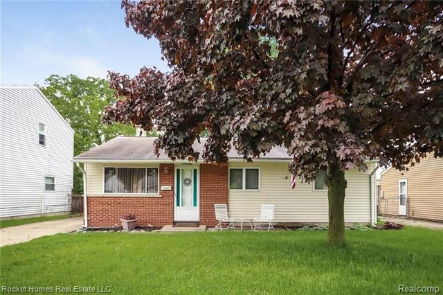 front view picture of 1504 S Walton, Westland, MI. 48186