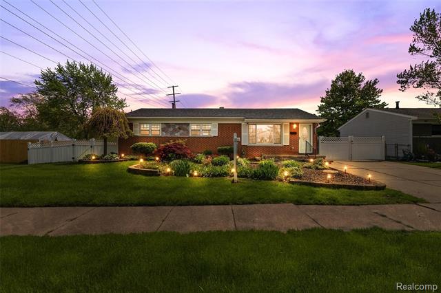 front view picture of 38465 Avondale, Westland, MI. 48186