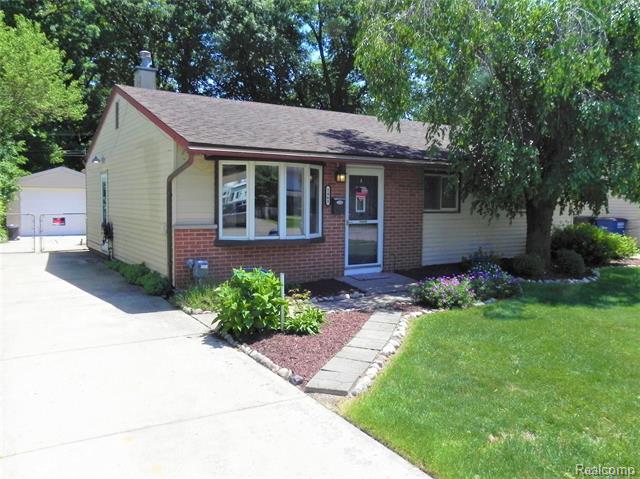 front view picture of 1461 S Walton, Westland, MI. 48186