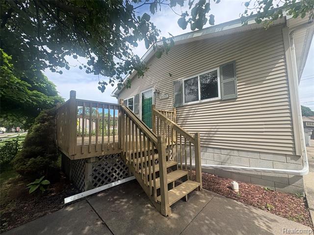 front view picture of 1455 E Meyers Ave, Hazel Park, MI. 48030