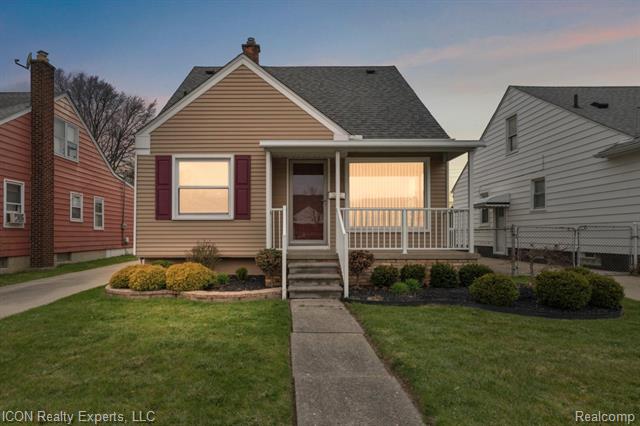 front view picture of 1544 Geneva, Dearborn, MI. 48124