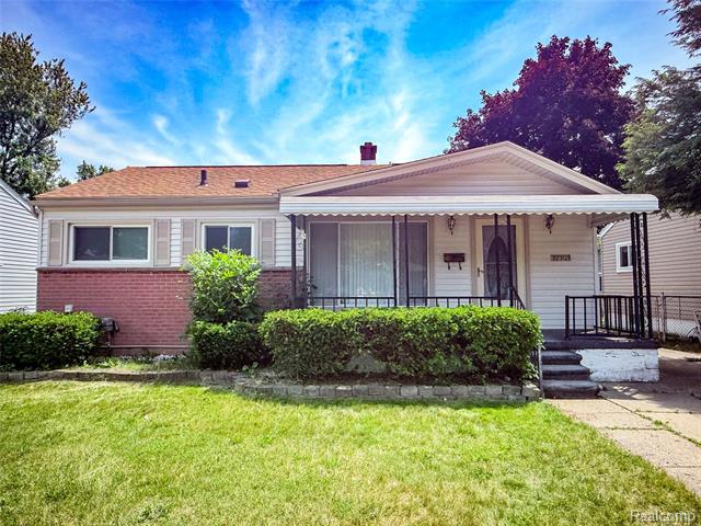 front view picture of 32303 Glen, Westland, MI. 48186