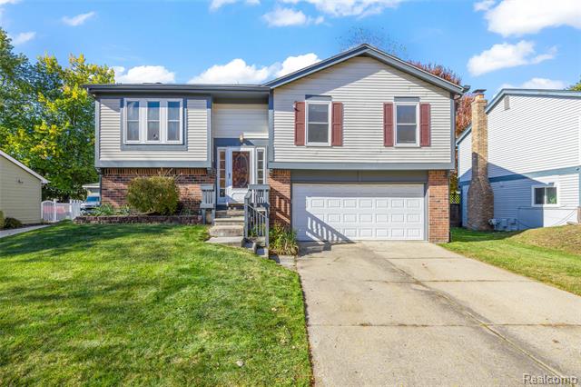 front view picture of 1152 Heritage, Canton, MI. 48188