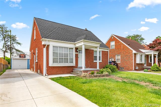 front view picture of 25545 Oakland, Dearborn Heights, MI. 48125