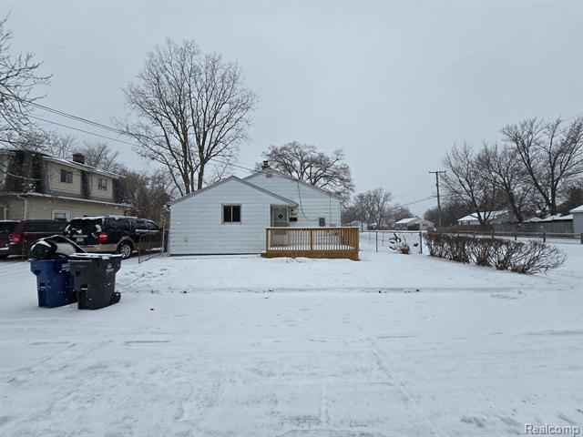 front view picture of 32004 Cheboygan, Westland, MI. 48186