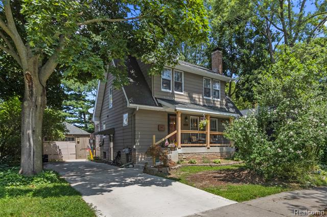 front view picture of 1676 Pearson St, Ferndale, MI. 48220