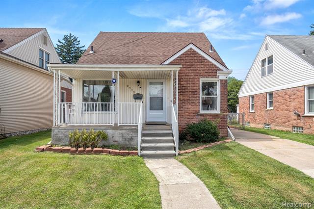 front view picture of 2712 Cass, Dearborn, MI. 48124
