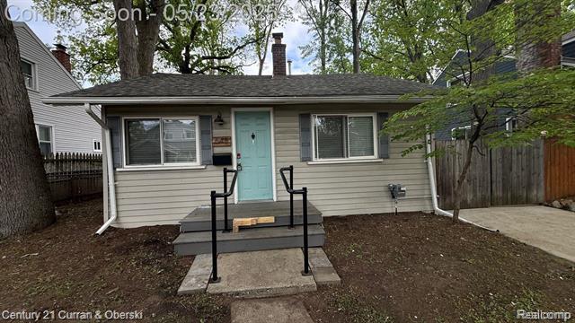 front view picture of 648 W Hazelhurst St, Ferndale, MI. 48220