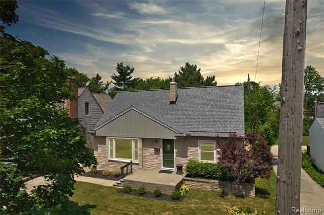front view picture of 1566 Pearson St, Ferndale, MI. 48220