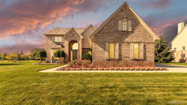 front view picture of 500 Belvedere Ct N, Canton, MI. 48188