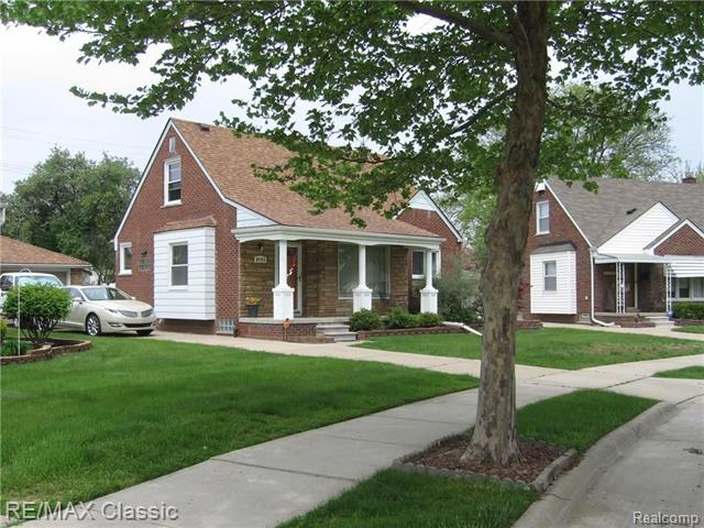 front view picture of 24762 Winchester Dr, Dearborn, MI. 48124