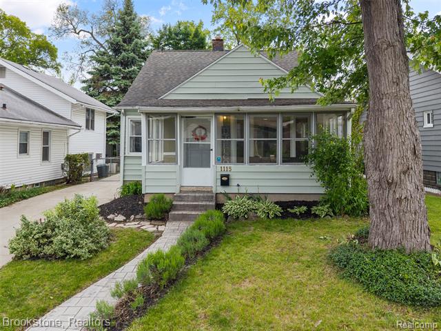 front view picture of 1115 Pearson St, Ferndale, MI. 48220