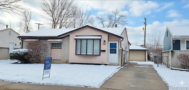 front view picture of 1329 Windham, Westland, MI. 48186