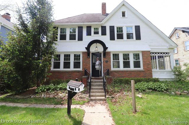front view picture of 22101 Francis, Dearborn, MI. 48124