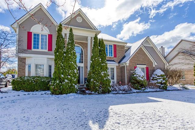 front view picture of 46939 Glengarry, Canton, MI. 48188