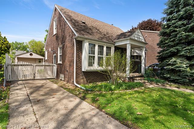 front view picture of 25636 Oakland, Dearborn Heights, MI. 48125