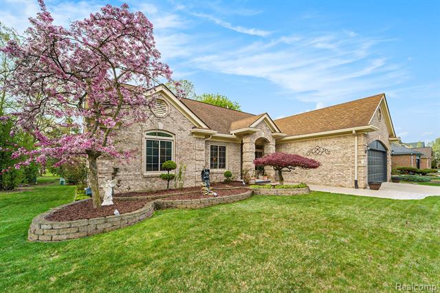 front view picture of 45019 Middlebury Ct, Canton, MI. 48188