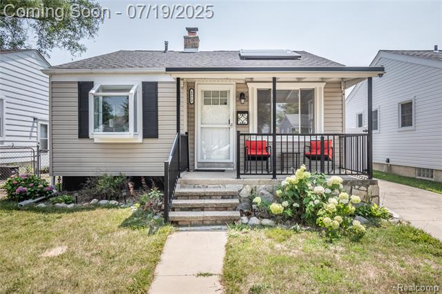 front view picture of 1772 University St, Ferndale, MI. 48220