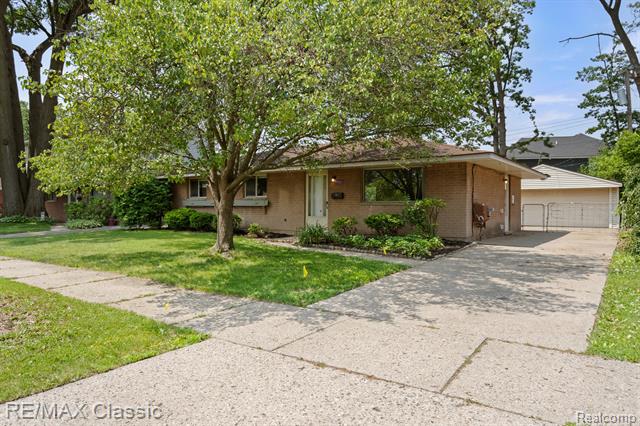 front view picture of 35851 Thames, Westland, MI. 48186