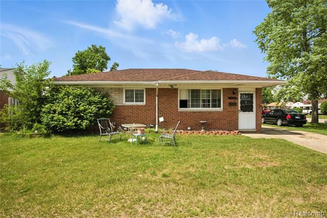 front view picture of 34728 Somerset, Westland, MI. 48186