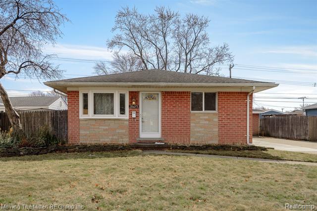 front view picture of 35675 Rolf, Westland, MI. 48186