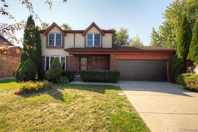 front view picture of 42437 Majestic Ct, Canton, MI. 48188