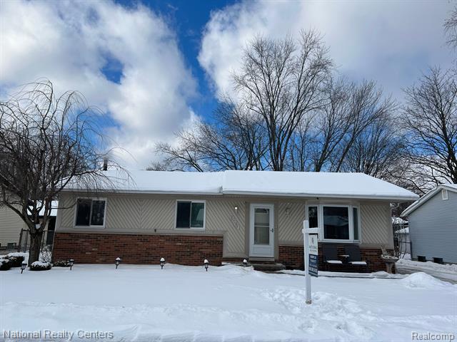 front view picture of 374 Randolph, Westland, MI. 48186