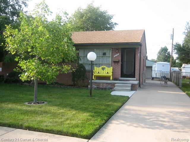 front view picture of 32720 Grandview, Westland, MI. 48186