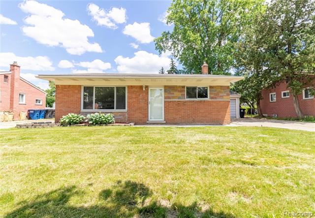 front view picture of 771 Easley, Westland, MI. 48186