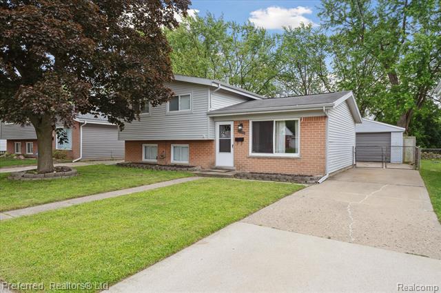 front view picture of 30889 Grandview, Westland, MI. 48186