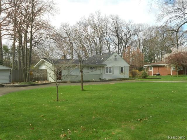 front view picture of 35825 Oakwood, Westland, MI. 48186