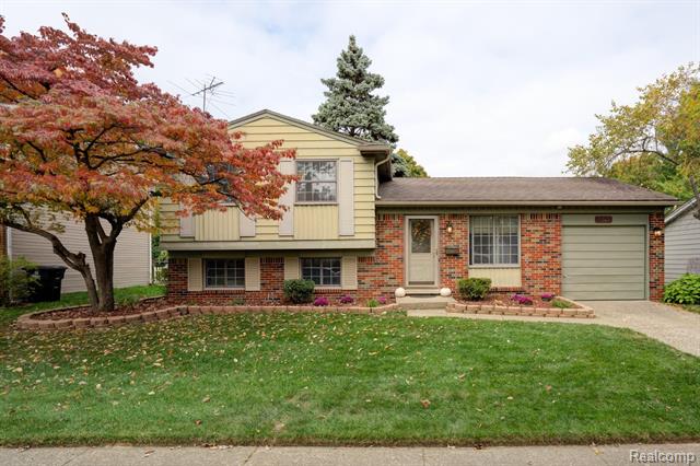 front view picture of 39214 Dillingham, Westland, MI. 48186