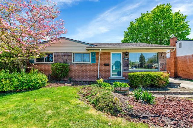 front view picture of 33945 Birchwood, Westland, MI. 48186