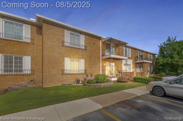 front view picture of 30751 Shiawassee Rd, Farmington, MI. 48336