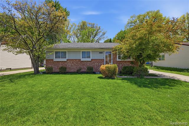 front view picture of 33499 Unicorn, Westland, MI. 48186