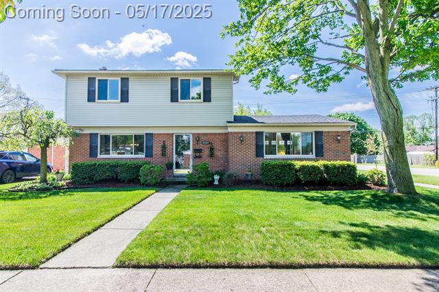 front view picture of 36267 Canyon, Westland, MI. 48186