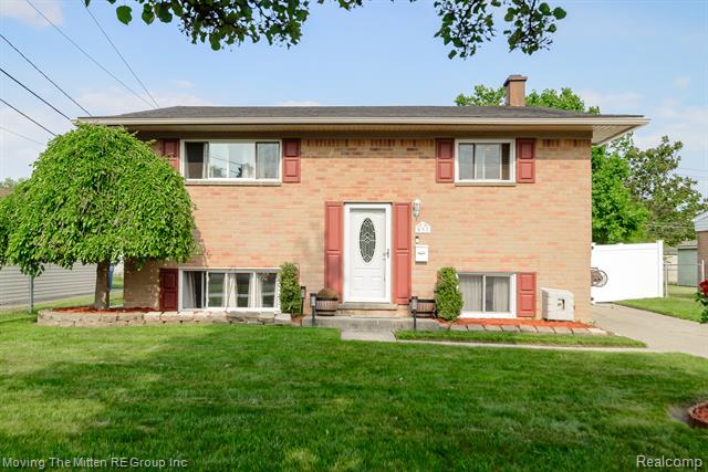 front view picture of 537 S Wildwood, Westland, MI. 48186
