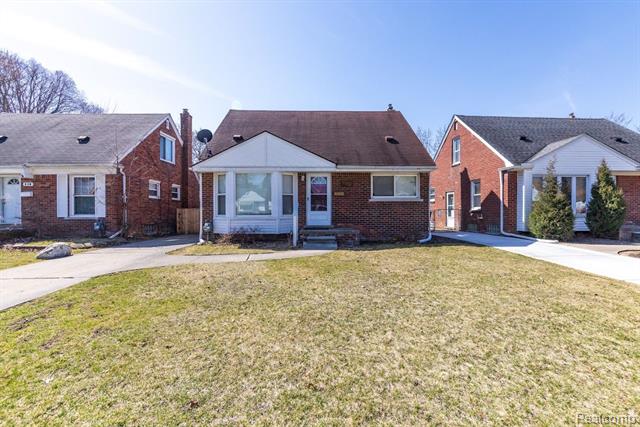 front view picture of 620 Arlington, Inkster, MI. 48141
