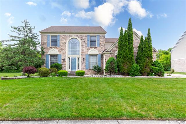 front view picture of 316 Queen Anne, Canton, MI. 48187