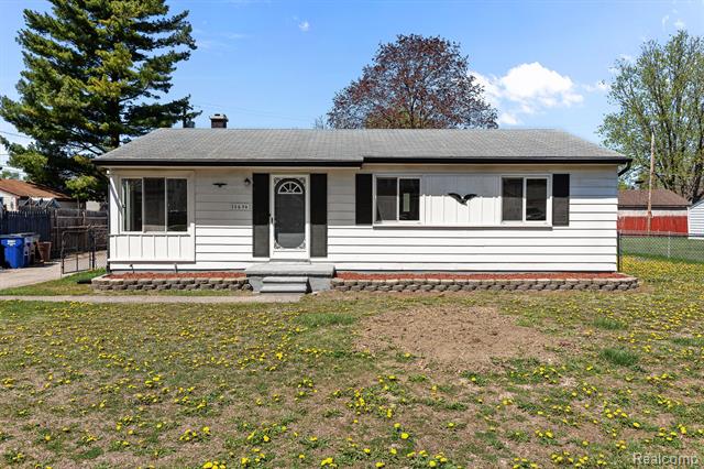 front view picture of 33654 Somerset, Westland, MI. 48186