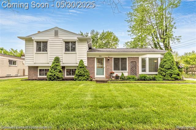 front view picture of 204 Meadowlake, Canton, MI. 48188