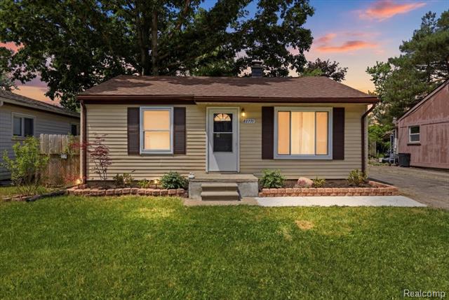 front view picture of 22771 Purdue Ave, Farmington, MI. 48336