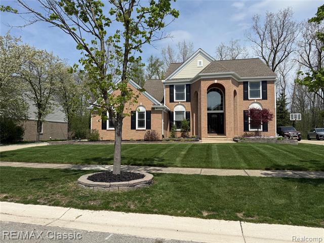 front view picture of 47272 Woodlong, Canton, MI. 48187