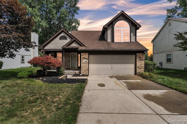 front view picture of 147 Fischer, Westland, MI. 48186