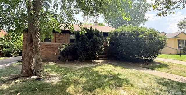 front view picture of 22130 Marlow Ave, Oak Park, MI. 48237