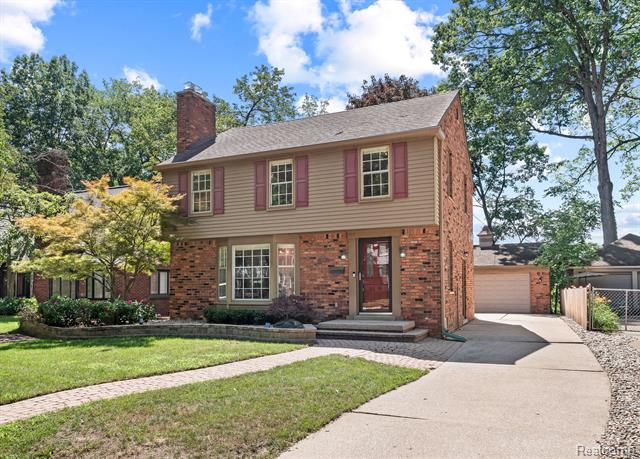 front view picture of 999 S Highland, Dearborn, MI. 48124