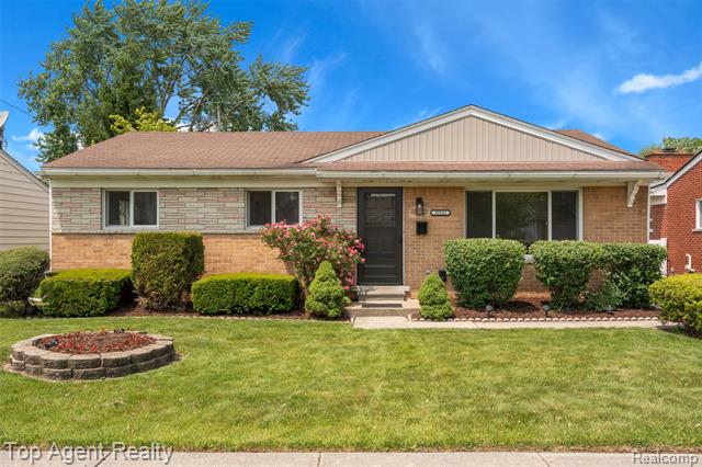 front view picture of 32532 Steinhauer, Westland, MI. 48186