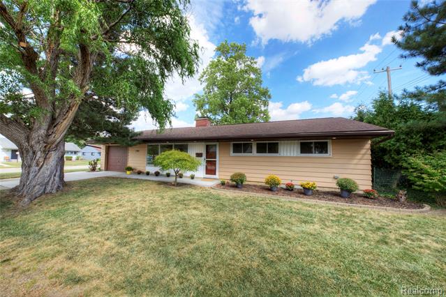 front view picture of 150 Brandt, Garden City, MI. 48135