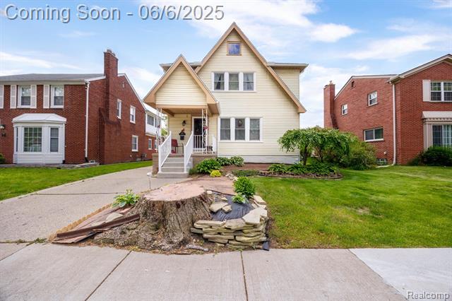 front view picture of 224 Mohawk, Dearborn, MI. 48124