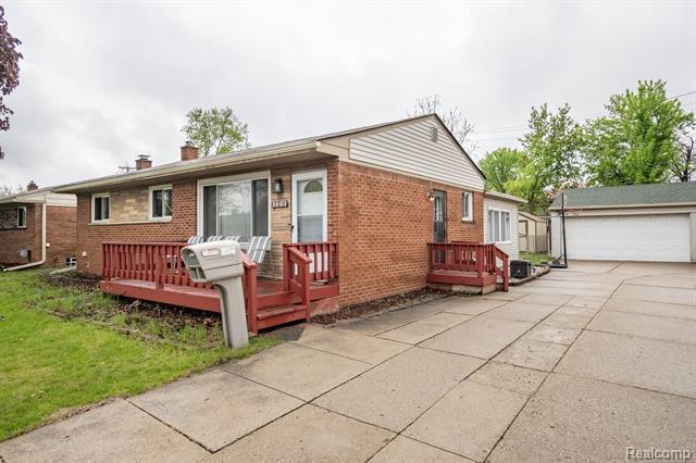 front view picture of 120 Darwin, Westland, MI. 48186